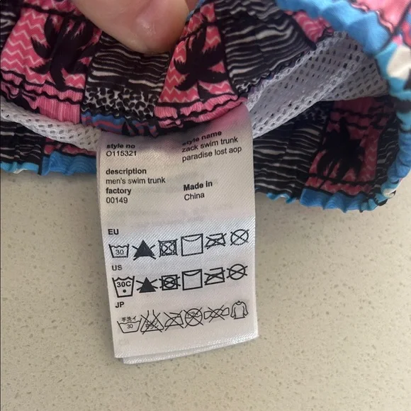 WeSC Zack Paradise Lost Scenery AOP 5" Swim Trunks. - Picture 5 of 10